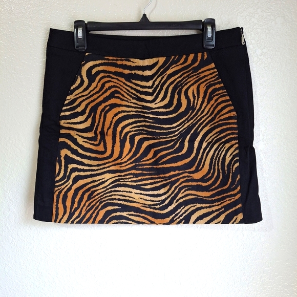 Lauren Ralph Lauren Dresses & Skirts - Lauren Ralph Lauren Golf Skort Tiger Stripe with Black Sz 8